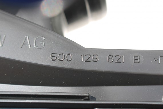 AUDI VW SEAT SKODA ŁAPAK WLOT POWIETRZA PASA 5Q0129254A 5Q0 129 254 A kierownica łapacz dolot kanał 5Q0129254J 5Q0129254B