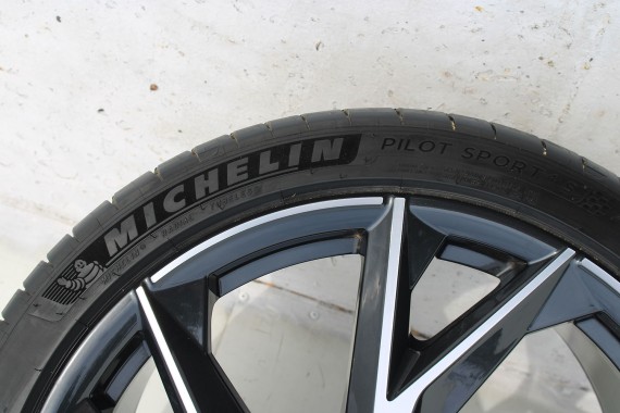 AUDI R8 II 4S FELGI 4S0601025CB 18 cali + OPONY LETNIE KOŁA felga 11J*20H2 ET47 opona 4S0601025BT SPORT 5-V-Speichen Michelin