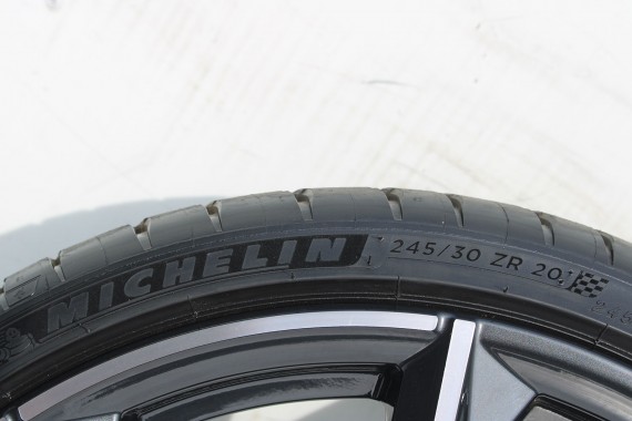 AUDI R8 II 4S FELGI 4S0601025CB 18 cali + OPONY LETNIE KOŁA felga 11J*20H2 ET47 opona 4S0601025BT SPORT 5-V-Speichen Michelin