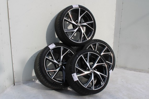 AUDI R8 II 4S FELGI 4S0601025CB 18 cali + OPONY LETNIE KOŁA felga 11J*20H2 ET47 opona 4S0601025BT SPORT 5-V-Speichen Michelin