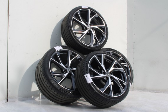 AUDI R8 II 4S FELGI 4S0601025CB 18 cali + OPONY LETNIE KOŁA felga 11J*20H2 ET47 opona 4S0601025BT SPORT 5-V-Speichen Michelin
