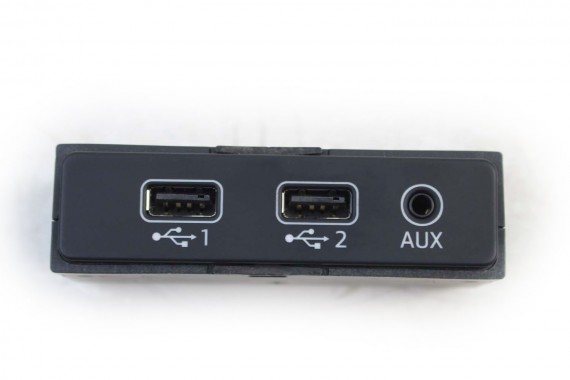 AUDI A4 A5 Q5 PORT USB PRZYŁĄCZE AUX 8W0035736 8W0 035 736 8W 80A R8 8S PANEL WEJŚCIE 8W0035736 8W0035736 8W0035736 8W0035736