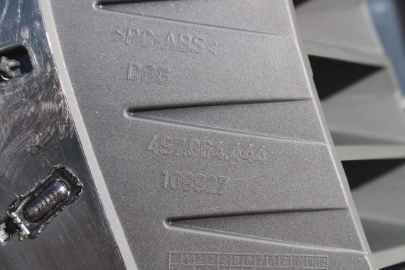 AUDI R8 CABRIO SŁUPEK B WYKOŃCZENIE poszycie 4S7867035E 4S7867036E dolne słupka słupki RAMA DACHU 25D czarny 4S7867035 4S7867036