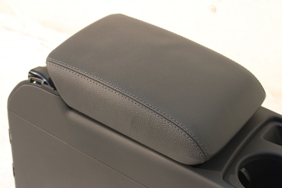 AUDI A4 A5 TUNEL ŚRODKOWY PODŁOKIETNIK SKÓRA 8K 8T 8K0864283 8K0864207 8K0863244 6PS - czarny (soul) 8K0863244E