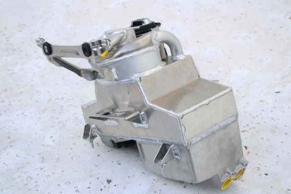 AUDI R8 II 4S ZBIORNIK OLEJU 4S0115373F pojemnik LIFT 4S0 115 373 F 079907660A 4S0103485A pojemnik 4S0115373F MISKA 4S0115373F