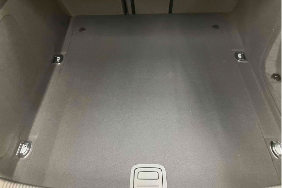 AUDI A5 SPORTBACK FL LIFT DYWAN wykładzina BAGAŻNIKA 8T8863697C CA9- czarny TAPICERKA TYLNEJ KLAPY 8T8863697D wnęka 8T8863697C