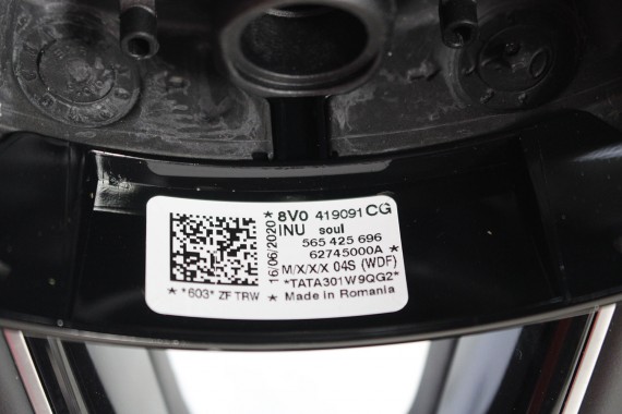 AUDI A3 Q2 KIEROWNICA 8V0419091CG 81A419091B 8V0 419 091 CG 81A 419 091 B INU czarny FL LIFT skóra 8V0419091CG 81A419091B