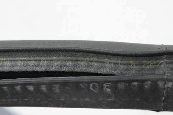 VW POLO USCZELKA DRZWI 6R4867911 6R4867912 karoseryjna 6R4867911C 6R4867912C  6R4867911G 6R4867912G 6R6867911 6R6867912 6R 6C