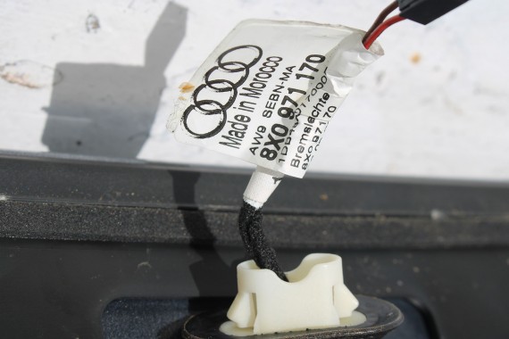 AUDI Q7 SPOJLER KLAPY 4M0827933 LAMPKA STOPU LAMPA KLAPA TYŁ bagażnika 4M0945097 4M0945097 4M 4M0827933A 4M0827933B 4M0 827 933