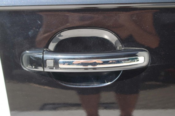 AUDI Q7 DRZWI PRAWE PRZÓD + TYŁ STRONA PRAWA przednie +tylne 2 sztuki 4L Kolor 2T2T LC9X Głęboka Czarny 4L0831052 4L0833052 LIFT