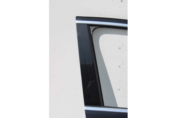 AUDI Q7 DRZWI PRAWE PRZÓD + TYŁ STRONA PRAWA przednie +tylne 2 sztuki 4L Kolor 2T2T LC9X Głęboka Czarny 4L0831052 4L0833052 LIFT