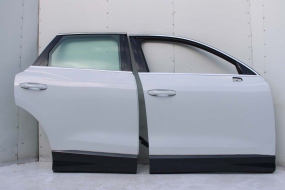 AUDI Q3 II 83A DRZWI PRAWE PRZÓD + TYŁ STRONA PRAWA przednie + tylne 2 sztuki 2Y2Y LS9R Gletscherweiss Biały 83A831052 83A833052