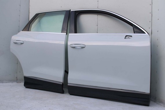 AUDI Q3 II 83A DRZWI PRAWE PRZÓD + TYŁ STRONA PRAWA przednie + tylne 2 sztuki 2Y2Y LS9R Gletscherweiss Biały 83A831052 83A833052