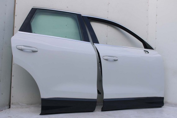 AUDI Q3 II 83A DRZWI PRAWE PRZÓD + TYŁ STRONA PRAWA przednie + tylne 2 sztuki 2Y2Y LS9R Gletscherweiss Biały 83A831052 83A833052