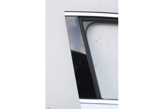 AUDI Q3 II 83A DRZWI PRAWE PRZÓD + TYŁ STRONA PRAWA przednie + tylne 2 sztuki 2Y2Y LS9R Gletscherweiss Biały 83A831052 83A833052