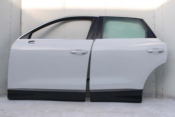AUDI Q3 II 83A DRZWI LEWE PRZÓD + TYŁ STRONA LEWA przednie + tylne 2 sztuki 2Y2Y LS9R Gletscherweiss Biały 83A831051 83A833051