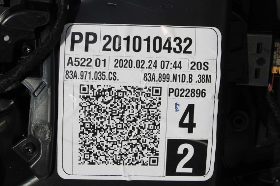 AUDI Q3 83A II FOTELE KOMPLET FOTELI siedzeń siedzenia tapicerka skóra czarne F3 N1M Leder/Kunstleder mono.pur 550-Kombination
