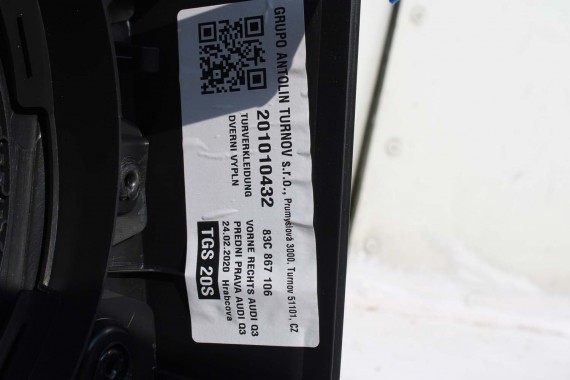 AUDI Q3 83A II FOTELE KOMPLET FOTELI siedzeń siedzenia tapicerka skóra czarne F3 N1M Leder/Kunstleder mono.pur 550-Kombination