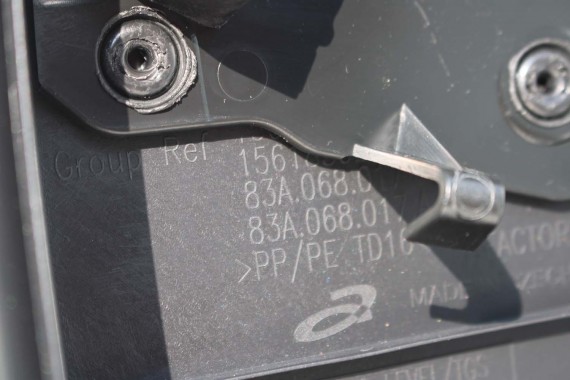 AUDI Q3 83A II FOTELE KOMPLET FOTELI siedzeń siedzenia tapicerka skóra czarne F3 N1M Leder/Kunstleder mono.pur 550-Kombination