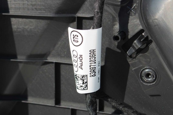 AUDI Q3 83A II FOTELE KOMPLET FOTELI siedzeń siedzenia tapicerka skóra czarne F3 N1M Leder/Kunstleder mono.pur 550-Kombination