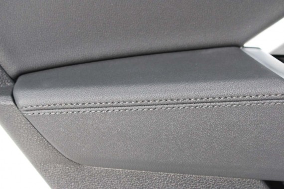 AUDI Q3 83A II FOTELE KOMPLET FOTELI siedzeń siedzenia tapicerka skóra czarne F3 N1M Leder/Kunstleder mono.pur 550-Kombination