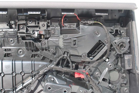 AUDI Q3 83A II FOTELE KOMPLET FOTELI siedzeń siedzenia tapicerka skóra czarne F3 N1M Leder/Kunstleder mono.pur 550-Kombination