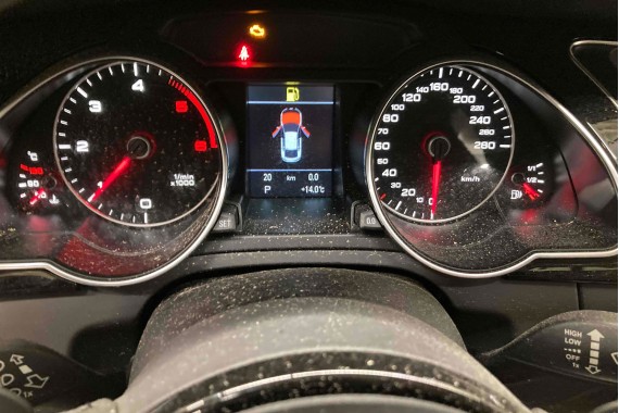 AUDI A5 SPORTBACK DRZWI LEWE PRZÓD + TYŁ STRONA LEWA przednie + tylne 2 sztuki 8T 8T8 0E0E 	LY9T 	0E Czarny 8T8831051 8T8833051