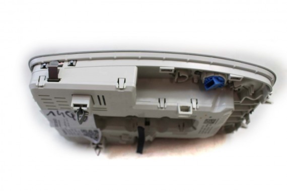 AUDI Q2 Q3 LAMPKA PODSUFITKI 81A947135F 81A 947 135 F oświetlenie kabiny ET1 srebrny 81A947135F F3 A1 82A 81A947135F 81A947135F