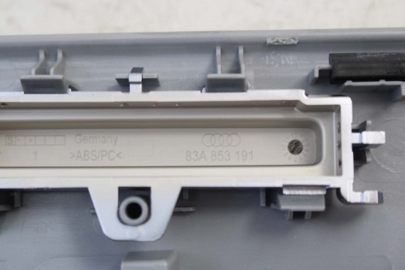 AUDI Q3 LISTWY OZDOBNE KONSOLI DEKOR 83C857185 dekory 83C 857 185 83C857185 4T4 83A F3 Kolor 4T4 silber flex metallic 83C857185