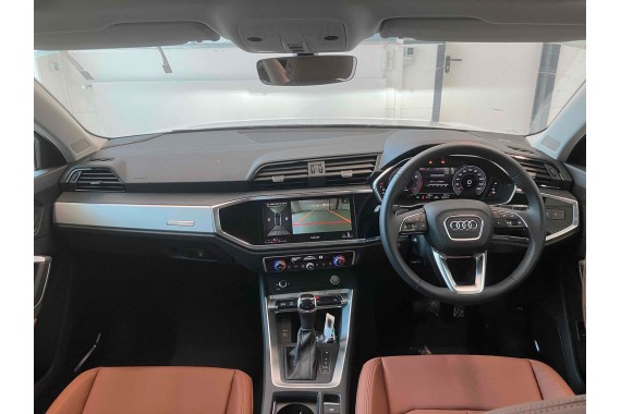 AUDI Q3 LUSTERKO WEWNĘTRZNE 81A857511G 81A 857 511 G kolor 9B9 czarny satynowy wsteczne 81A857511G 81A857511 A3 Q2 TT 81A857511G