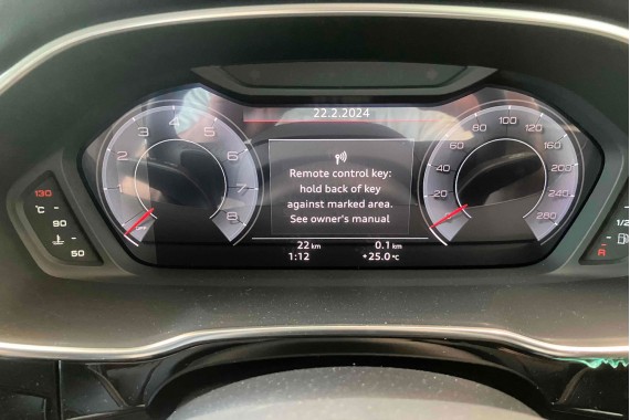 AUDI Q3 POSZYCIE SŁUPEK A 83A867233 83A867233 83A 867 233 83A 867 234 górne podsufitki kolor szary SŁUPKA srebrny 83A867233A