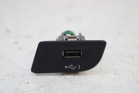 AUDI A3 FL A6 FL A7 FL Q2 PORT USB 81C035726 81C 035 726 PRZYŁĄCZE ZEWNĘTRZNEGO ŹRÓDŁA AUDIO GNIAZDO WEJŚCIE