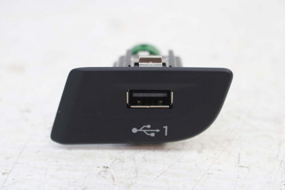 AUDI A3 FL A6 FL A7 FL Q2 PORT USB 81C035726 81C 035 726 PRZYŁĄCZE ZEWNĘTRZNEGO ŹRÓDŁA AUDIO GNIAZDO WEJŚCIE