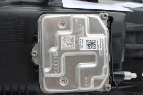 AUDI Q2 PRZÓD maska błotniki zderzak pas przedni lampy wzmocnienie błotnik lampa 81A FULL LED Kolor: G3G3	LX7M 	Nanograu Szary
