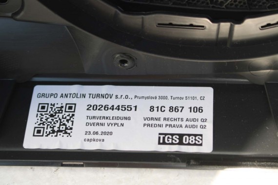 AUDI Q2 FOTELE KOMPLET FOTELI siedzeń siedzenia fotel tapicerka 81A skóra czarne kolor czarny kanapa siedzisko oparcie fotel