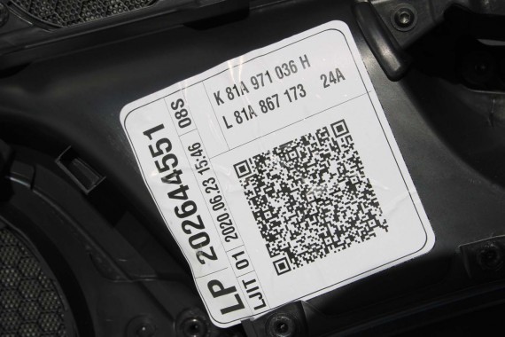 AUDI Q2 FOTELE KOMPLET FOTELI siedzeń siedzenia fotel tapicerka 81A skóra czarne kolor czarny kanapa siedzisko oparcie fotel