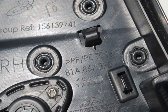 AUDI Q2 FOTELE KOMPLET FOTELI siedzeń siedzenia fotel tapicerka 81A skóra czarne kolor czarny kanapa siedzisko oparcie fotel