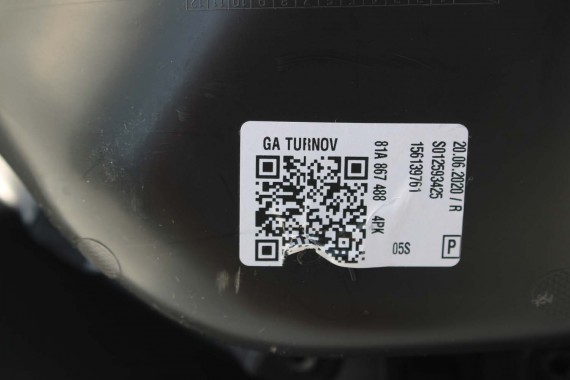 AUDI Q2 FOTELE KOMPLET FOTELI siedzeń siedzenia fotel tapicerka 81A skóra czarne kolor czarny kanapa siedzisko oparcie fotel