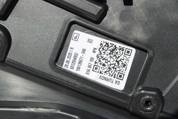 AUDI Q2 FOTELE KOMPLET FOTELI siedzeń siedzenia fotel tapicerka 81A skóra czarne kolor czarny kanapa siedzisko oparcie fotel