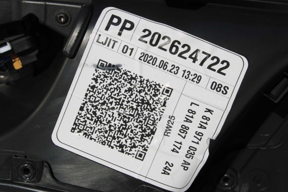 AUDI Q2 FOTELE KOMPLET FOTELI siedzeń siedzenia fotel tapicerka 81A skóra czarne kolor czarny kanapa siedzisko oparcie fotel