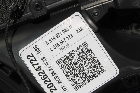 AUDI Q2 FOTELE KOMPLET FOTELI siedzeń siedzenia fotel tapicerka 81A skóra czarne kolor czarny kanapa siedzisko oparcie fotel