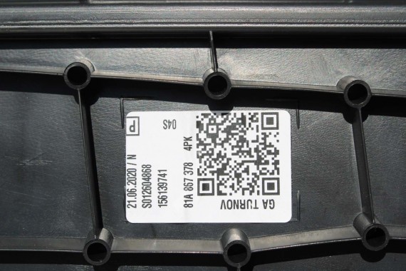 AUDI Q2 FOTELE KOMPLET FOTELI siedzeń siedzenia fotel tapicerka 81A skóra czarne kolor czarny kanapa siedzisko oparcie fotel