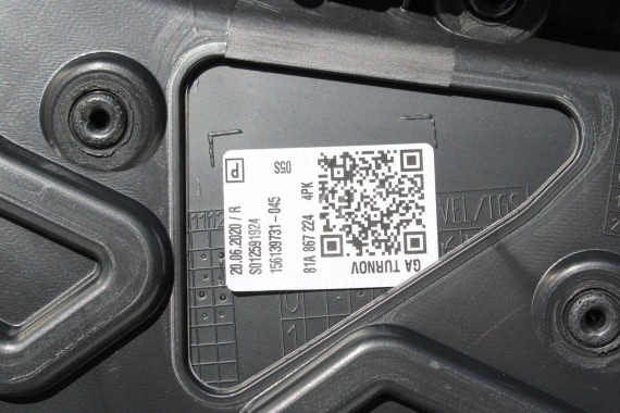 AUDI Q2 FOTELE KOMPLET FOTELI siedzeń siedzenia fotel tapicerka 81A skóra czarne kolor czarny kanapa siedzisko oparcie fotel
