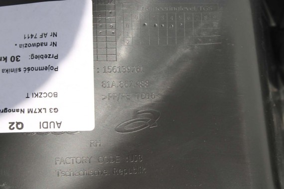 AUDI Q2 FOTELE KOMPLET FOTELI siedzeń siedzenia fotel tapicerka 81A skóra czarne kolor czarny kanapa siedzisko oparcie fotel