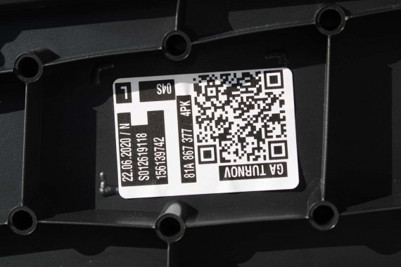 AUDI Q2 FOTELE KOMPLET FOTELI siedzeń siedzenia fotel tapicerka 81A skóra czarne kolor czarny kanapa siedzisko oparcie fotel