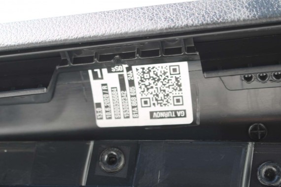 AUDI Q2 FOTELE KOMPLET FOTELI siedzeń siedzenia fotel tapicerka 81A skóra czarne kolor czarny kanapa siedzisko oparcie fotel