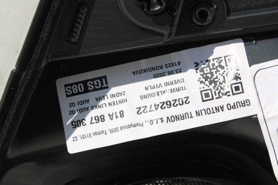 AUDI Q2 FOTELE KOMPLET FOTELI siedzeń siedzenia fotel tapicerka 81A skóra czarne kolor czarny kanapa siedzisko oparcie fotel