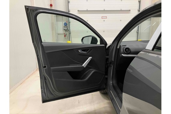 AUDI Q2 FOTELE KOMPLET FOTELI siedzeń siedzenia fotel tapicerka 81A skóra czarne kolor czarny kanapa siedzisko oparcie fotel