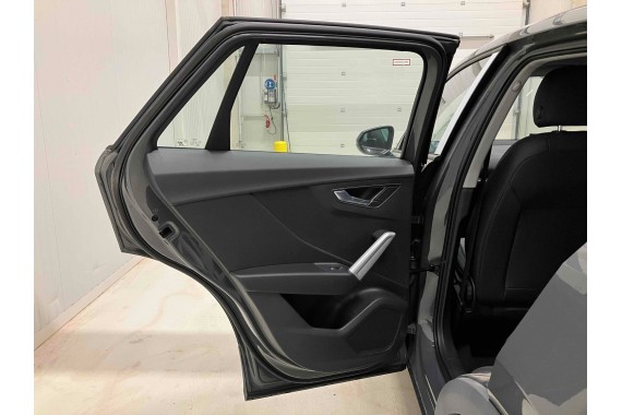 AUDI Q2 FOTELE KOMPLET FOTELI siedzeń siedzenia fotel tapicerka 81A skóra czarne kolor czarny kanapa siedzisko oparcie fotel