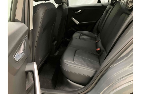 AUDI Q2 FOTELE KOMPLET FOTELI siedzeń siedzenia fotel tapicerka 81A skóra czarne kolor czarny kanapa siedzisko oparcie fotel